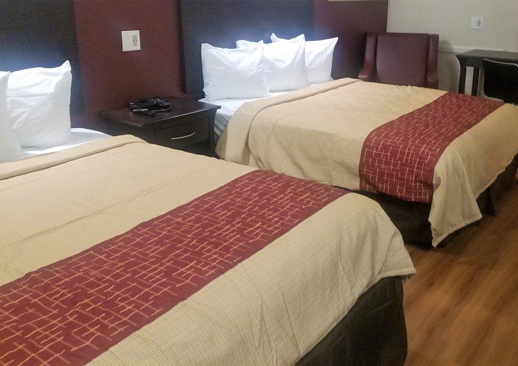 Red Roof Inn & Suites Houston - Hobby Airport photo 2