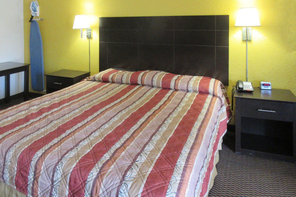Econo Lodge Near Lackland Air Force Base - SeaWorld