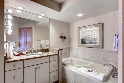 St. James Place photo 1