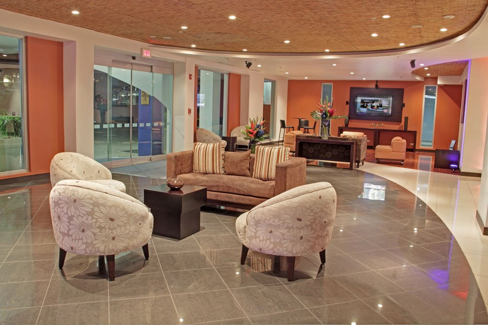 HOLIDAY INN EXPRESS SAN JOSE FORUM