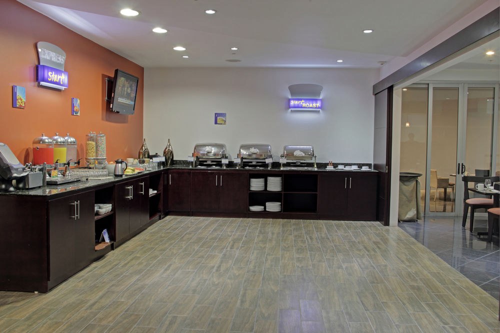 HOLIDAY INN EXPRESS SAN JOSE FORUM photo 4