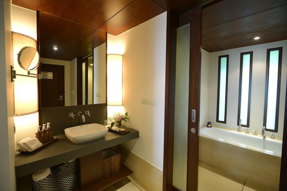 THE GRAND SOUTHSEA KHAOLAK BEACH RESORT photo 2