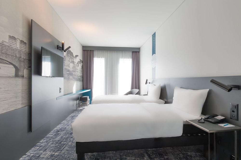 Ibis Styles Basel City photo 3