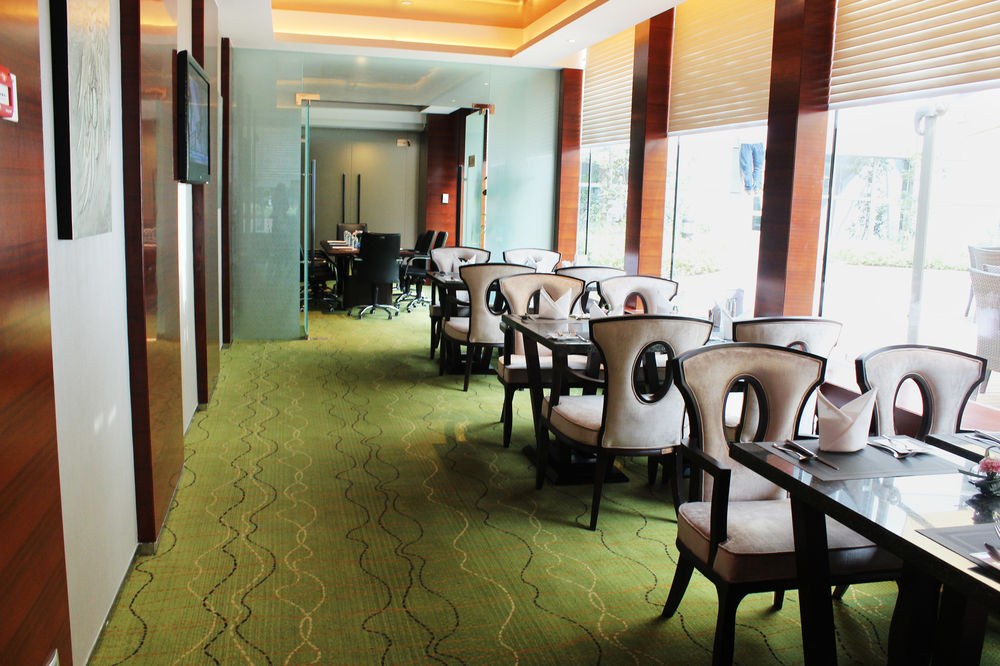 GRAND SKYLIGHT INTERNATIONAL HOTEL GUANLAN photo 1