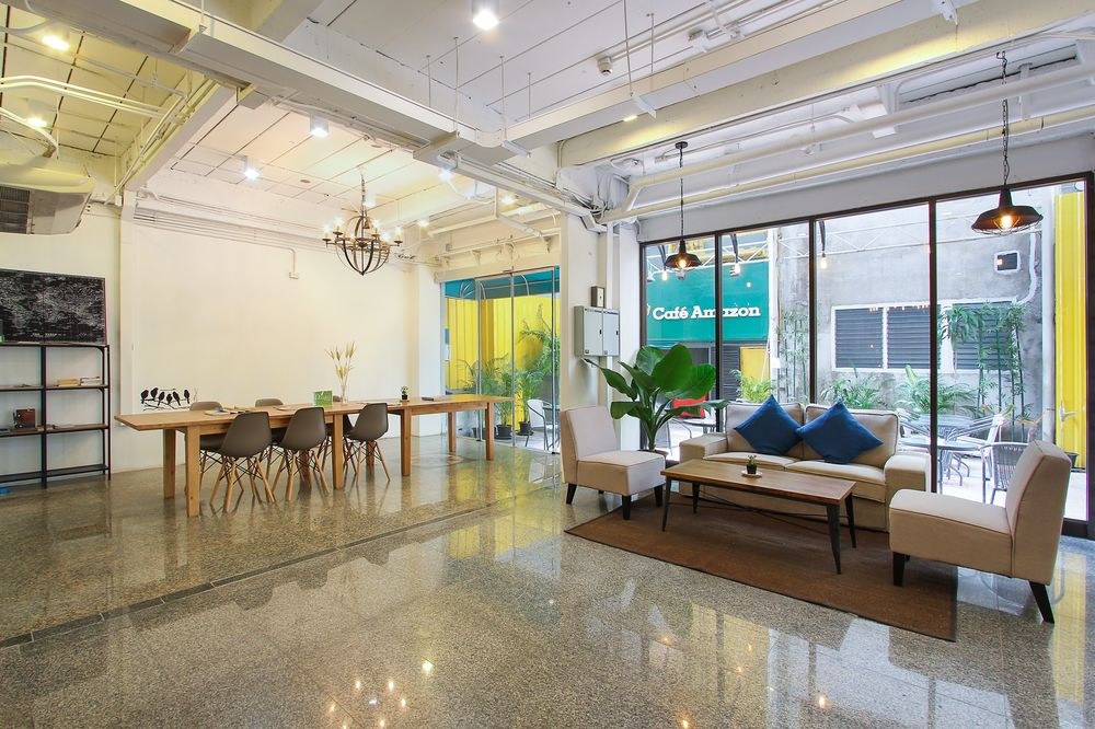 D VAREE XPRESS PULA SILOM photo 1