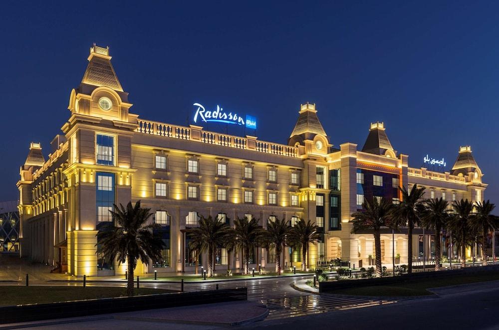 Radisson Blu Hotel Ajman photo 2