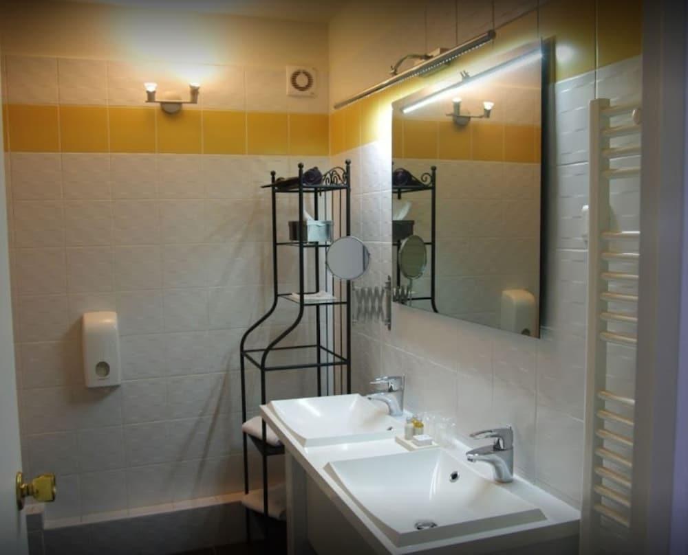 BEST WESTERN BLANCHE DE CASTILLE DOURDAN photo 4