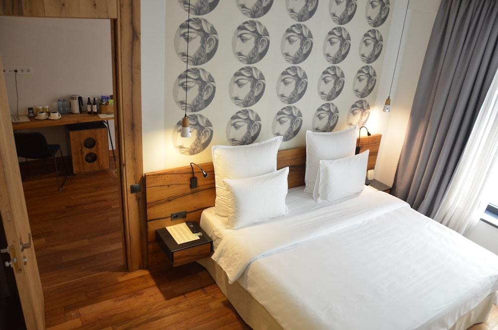 SHOTA RUSTAVELI BOUTIQUE HOTEL photo 2