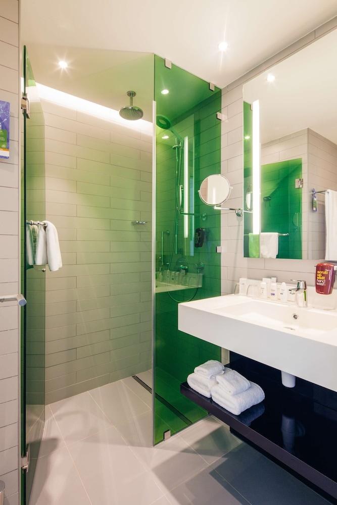 Park Inn By Radisson Dubai Motor City photo 3