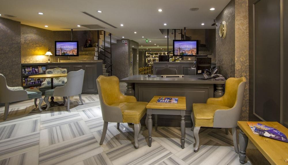 ASTON RESIDENCE photo 4