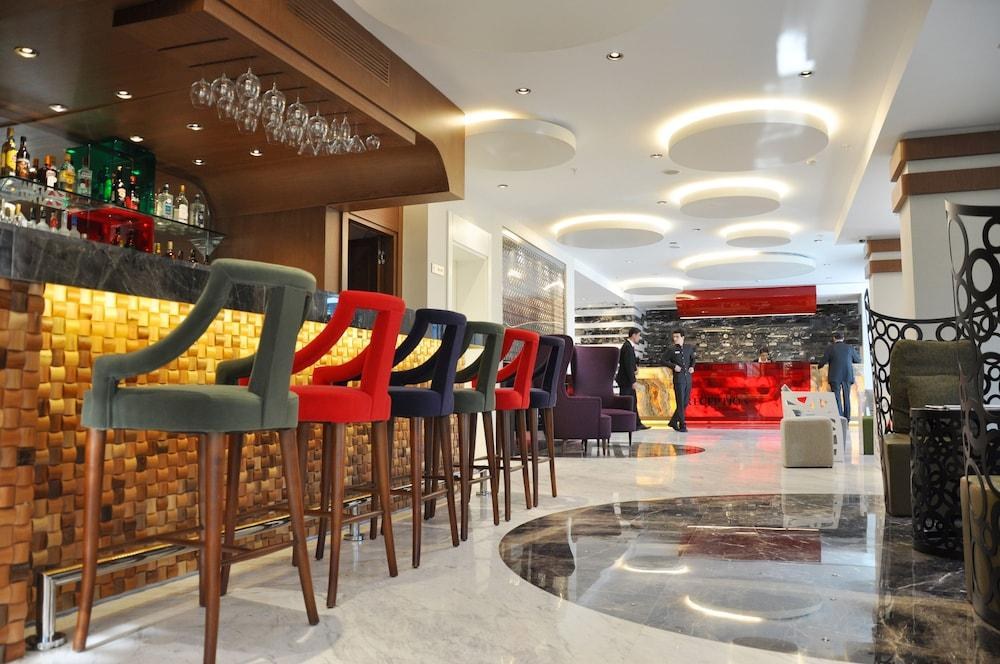 VEYRON HOTEL photo 2