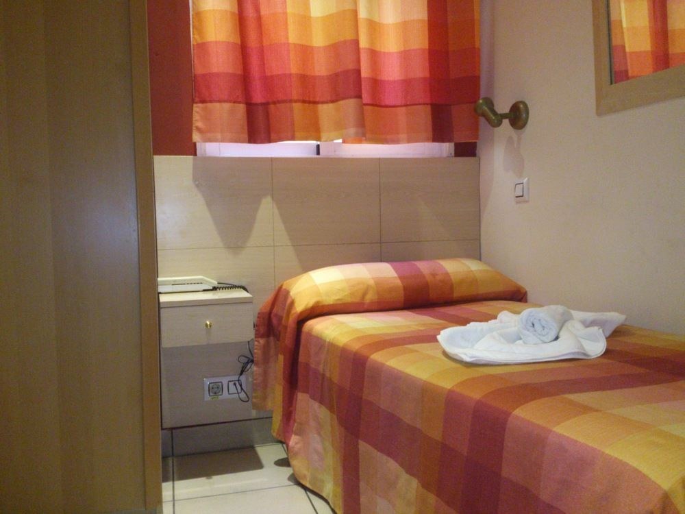 HOSTAL INTER PLAZA MAYOR photo 3