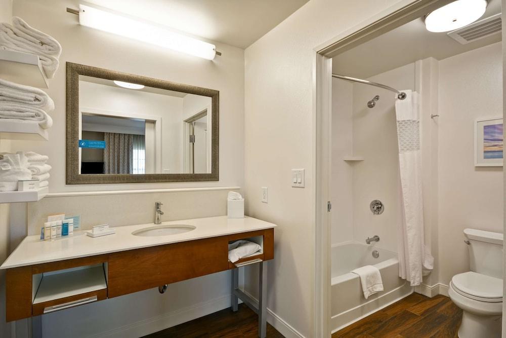 Hampton Inn & Suites Charleston Airport photo 2