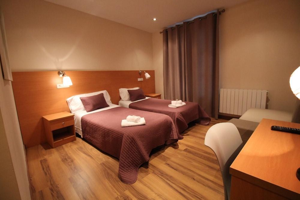 Hostal Orleans Barcelona photo 2