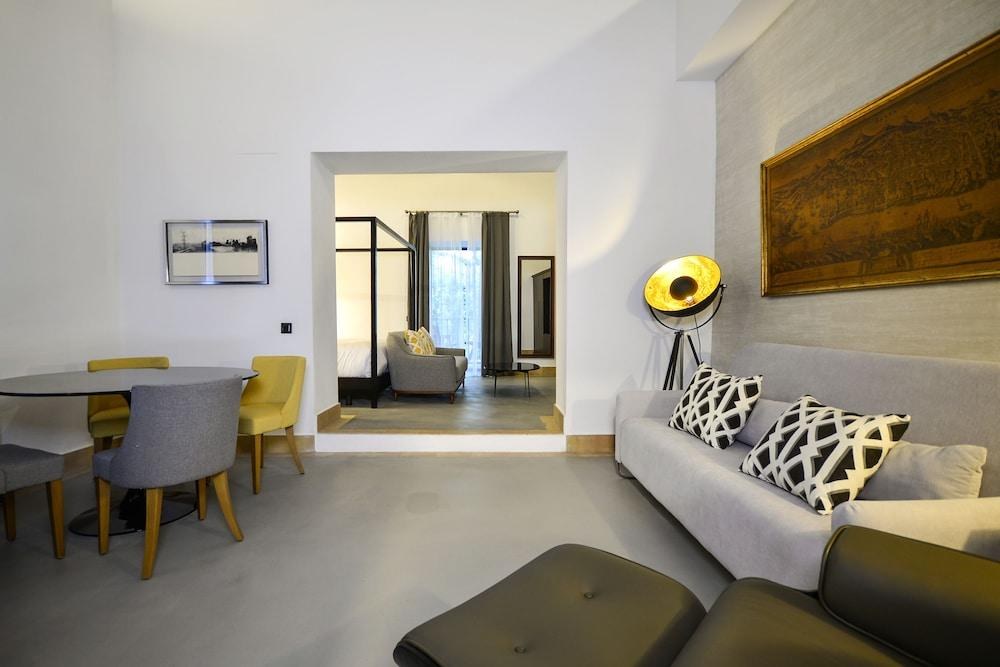 Legado Alcázar Hotel photo 3
