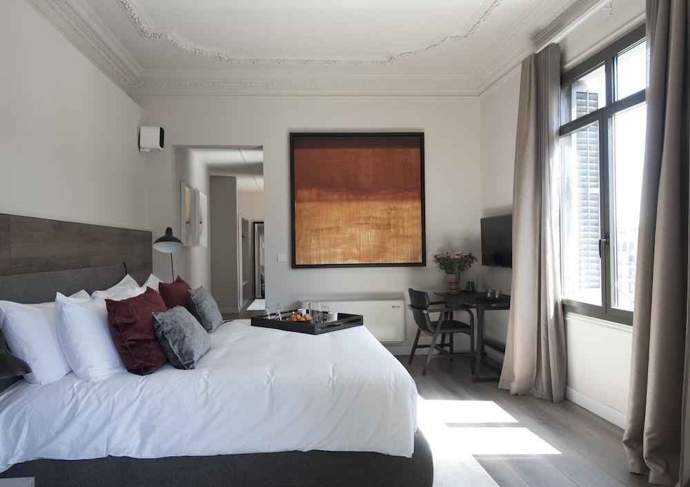 Casagrand Luxury Apartments Barcelona photo 2