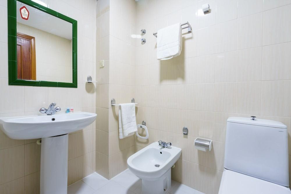 OYO HOTEL COSTA ANDALUZA photo 2