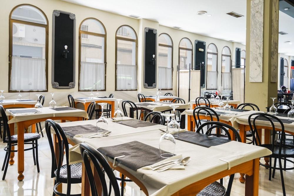 OYO HOTEL COSTA ANDALUZA photo 4