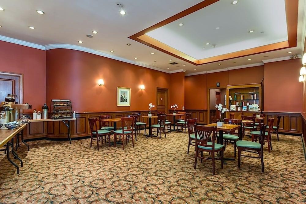 Chelsea Savoy Hotel photo 3