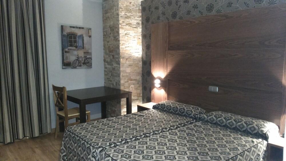 HOTEL IDEAL photo 2