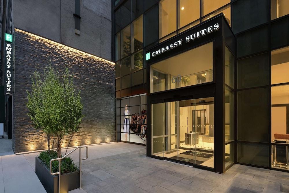 Embassy Suites by Hilton New York Manhattan Times Square photo 3