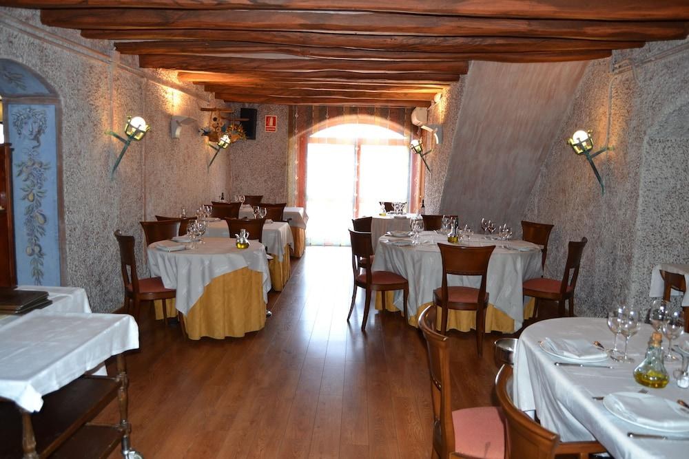 Hotel Restaurant Sol i Vi photo 3