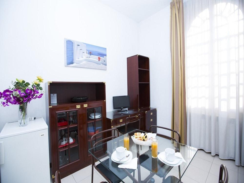 HOTEL RESIDENCE VILLA TASSONI photo 3