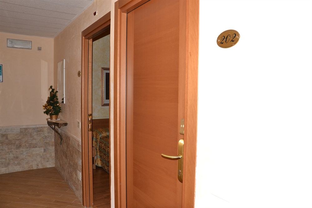 Hotel Julia photo 1