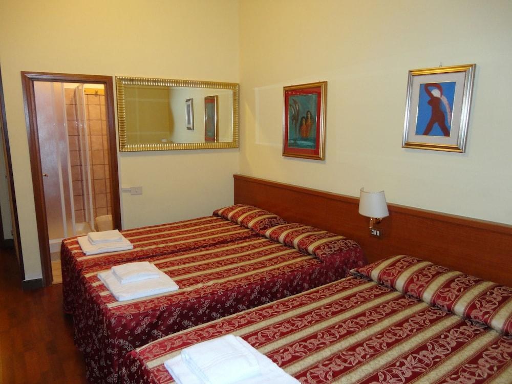 HOTEL AZZURRA photo 2