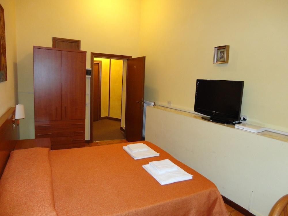 HOTEL AZZURRA photo 4