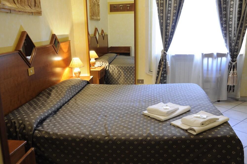 Hotel Farini photo 3