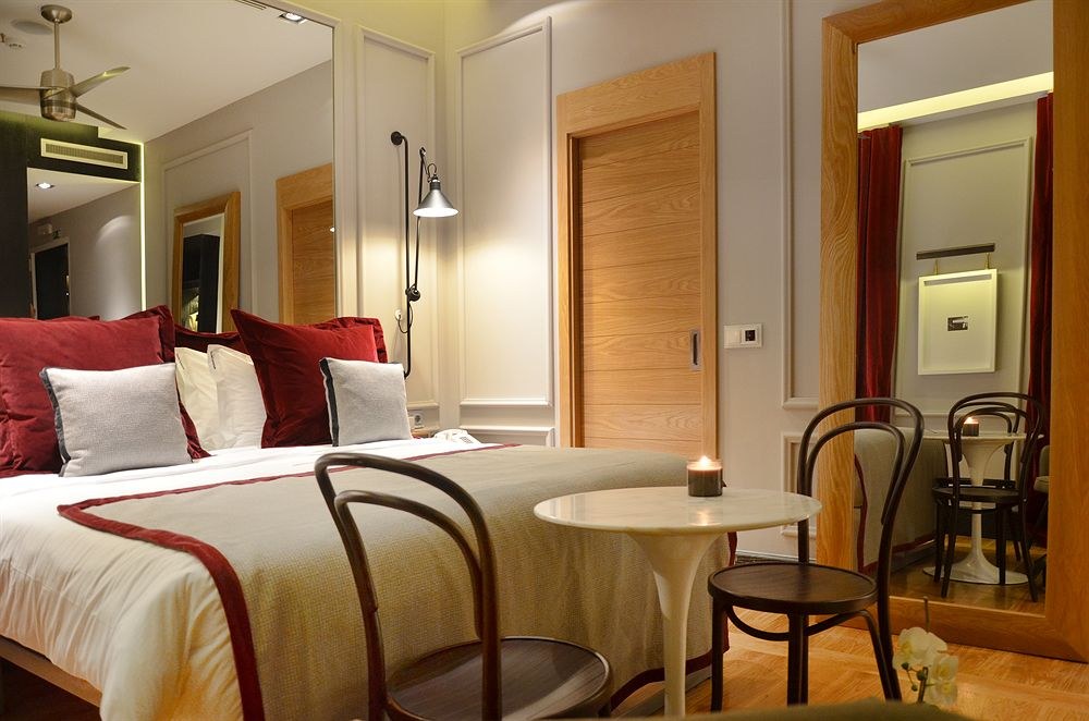 Browns Central Hotel photo 1