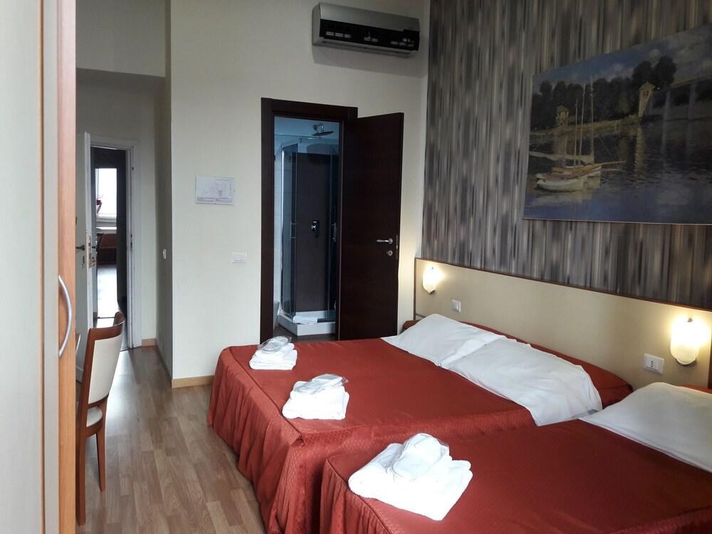 Hotel Mimosa photo 4
