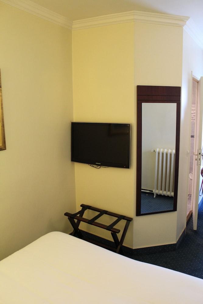 Hôtel Saint Cyr Etoile photo 2