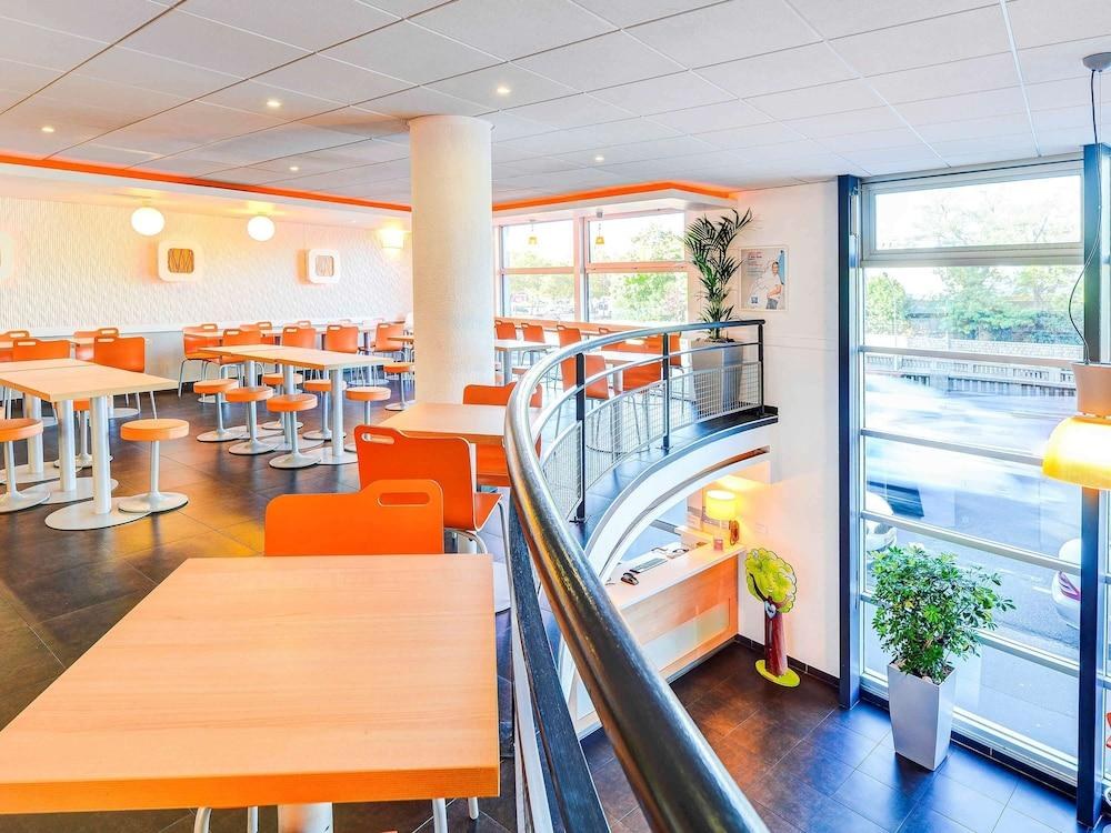 ibis budget Paris Porte d'Orleans photo 2