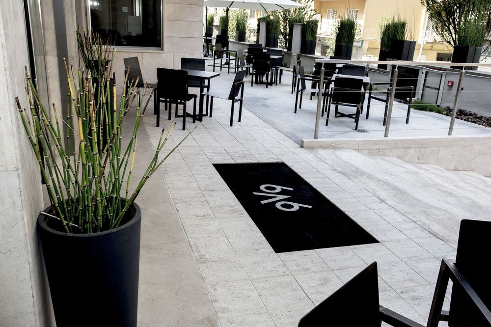 HOTEL V99