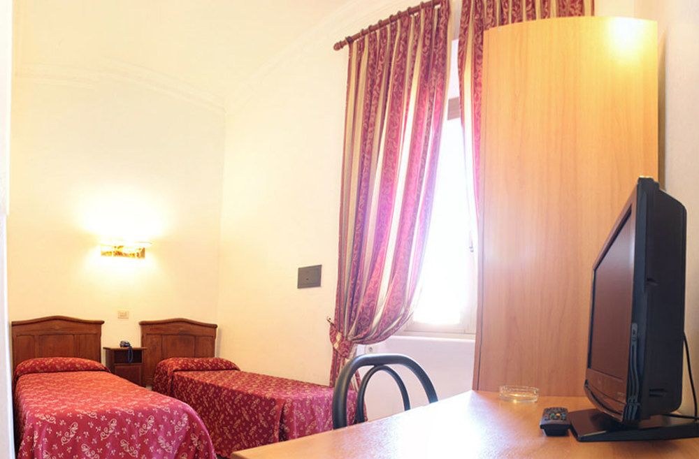 Hotel Euro Quiris photo 1