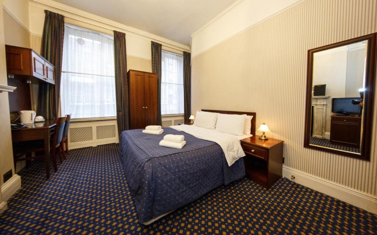REGENCY HOUSE HOTEL