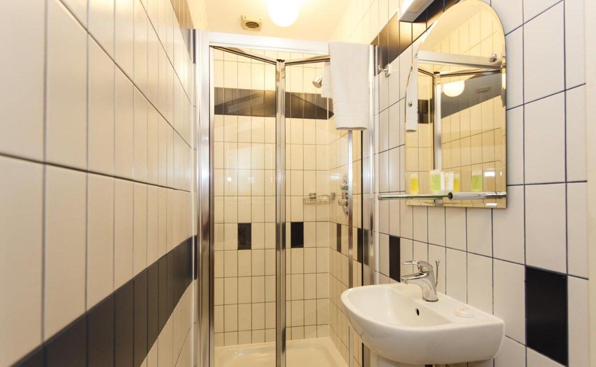 REGENCY HOUSE HOTEL photo 2
