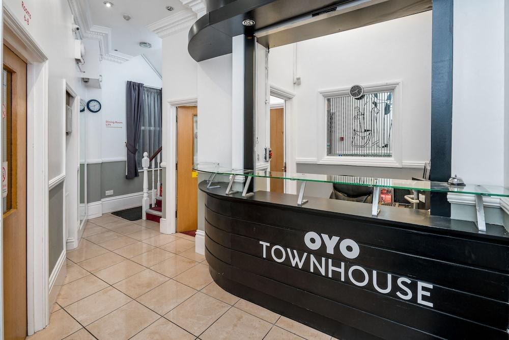 OYO Townhouse New England, London Victoria photo 2