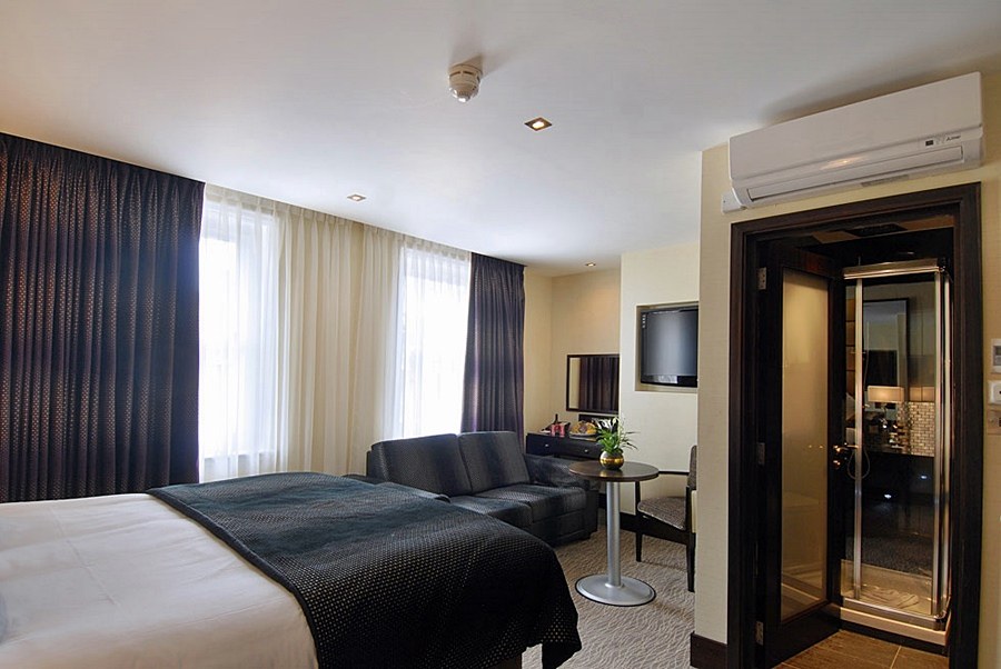 MARBLE ARCH SUITES photo 3