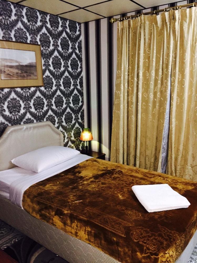 West Hotel photo 2
