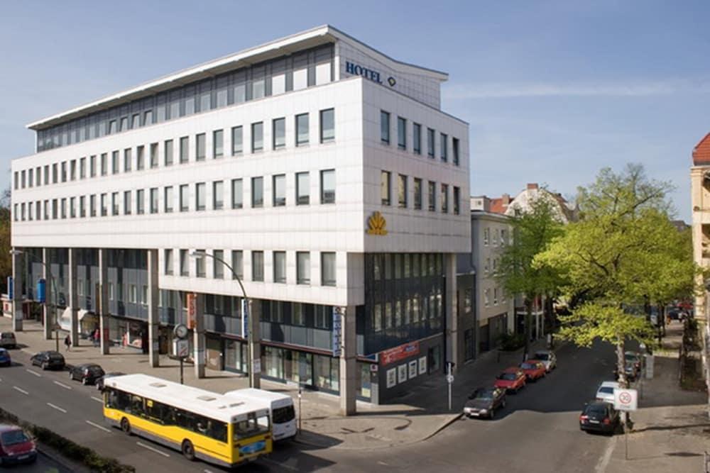 HOTEL ALT-TEMPELHOF photo 3