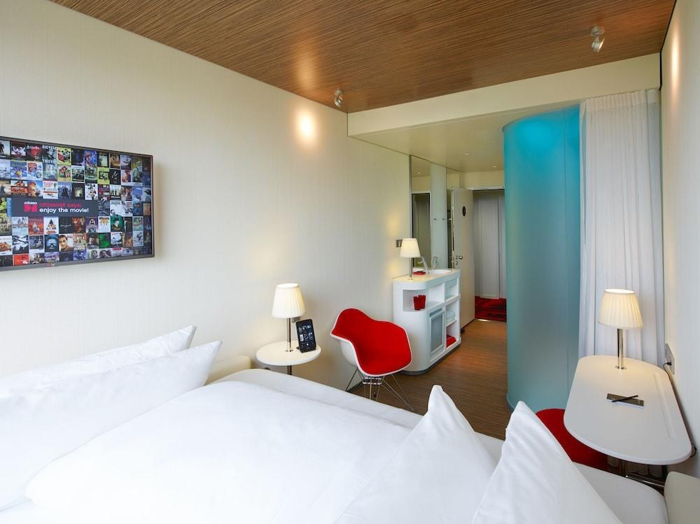 citizenM Tower of London photo 2