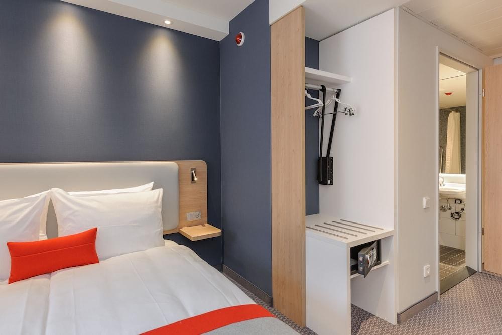 Holiday Inn Express Berlin - Alexanderplatz by IHG photo 4