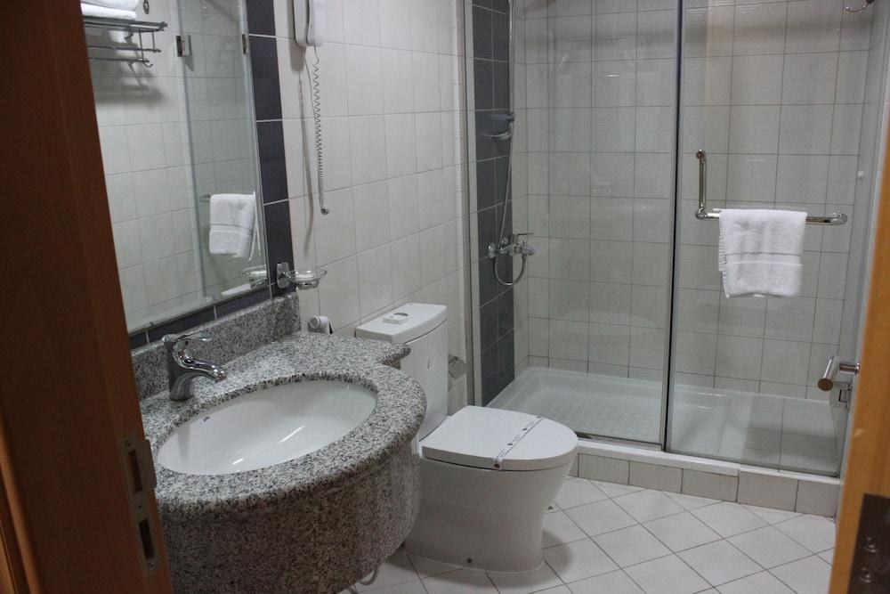 MONTREAL NAIF HOTEL photo 2