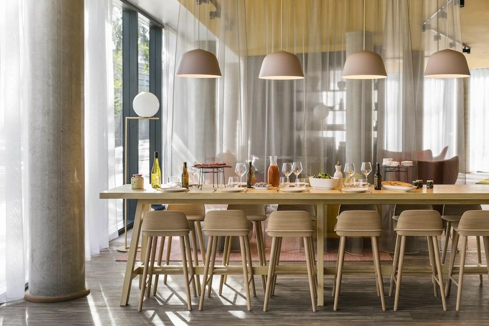 OKKO Hotels Paris Porte de Versailles photo 3