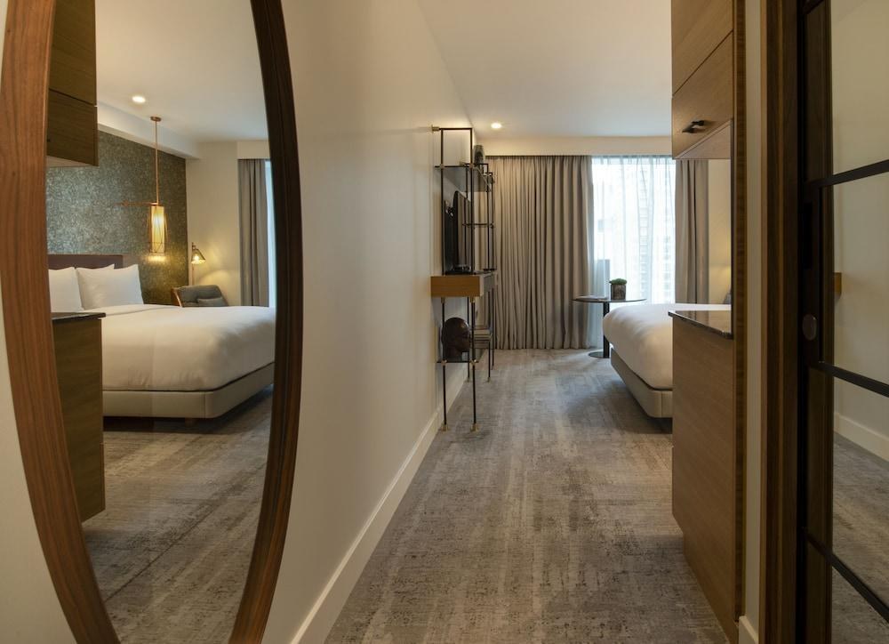 Lincoln Plaza London, Curio Collection by Hilton photo 4