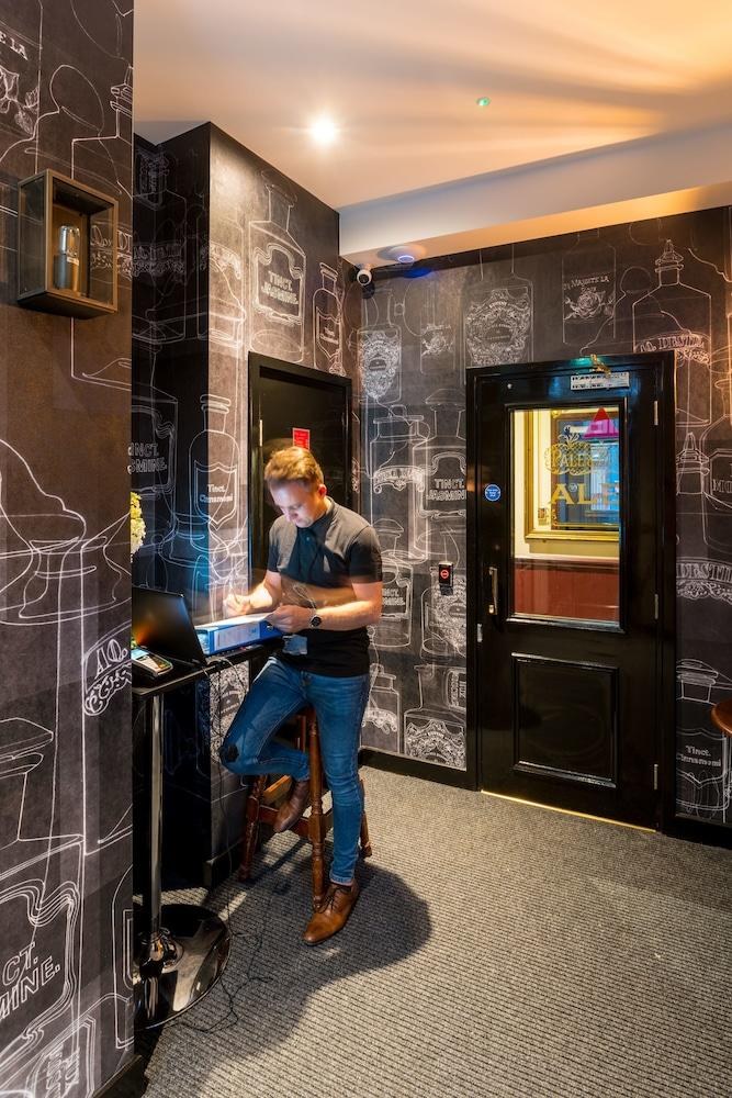 Camden Enterprise Hotel & Pub photo 2