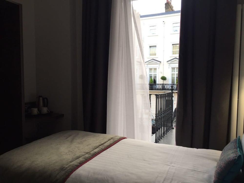 The Beverley Hotel photo 2